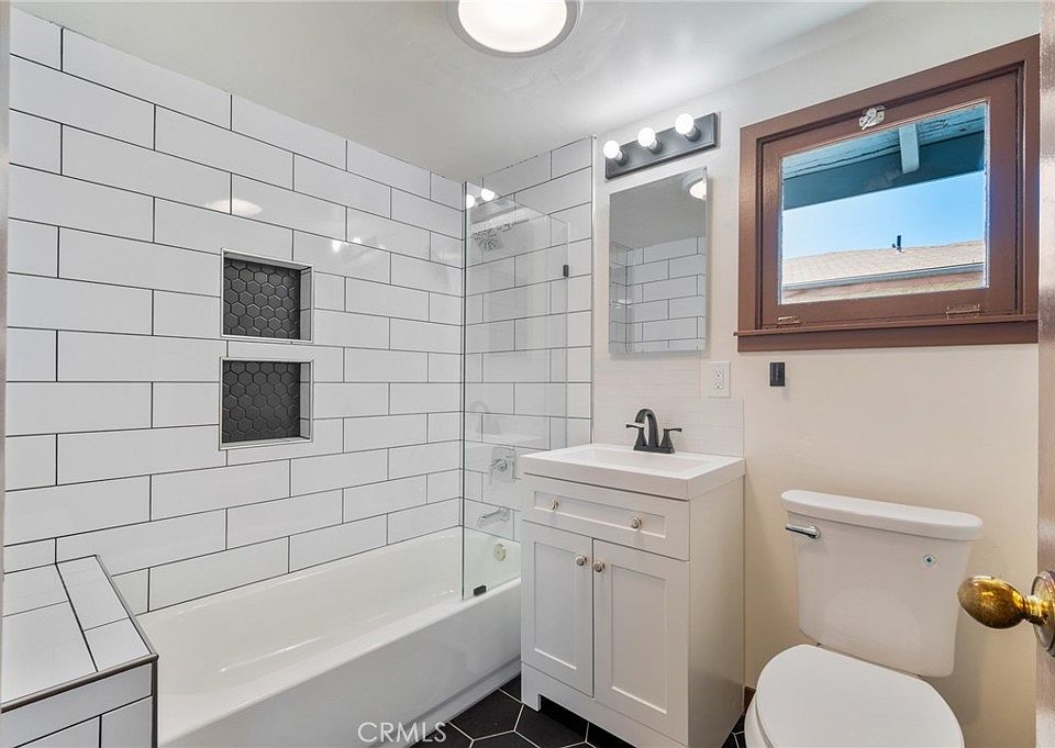 1st image of 881 W Upland Ave #881