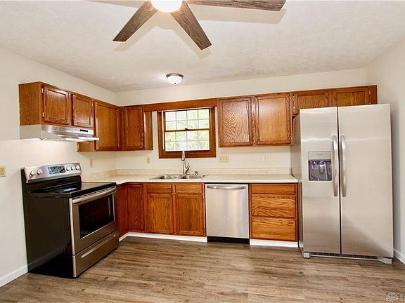 2nd image of 520 Regal Ave