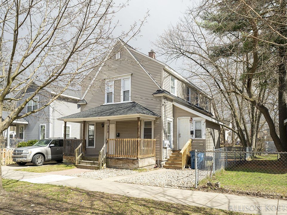 1st image of 904 Kalamazoo Ave SE