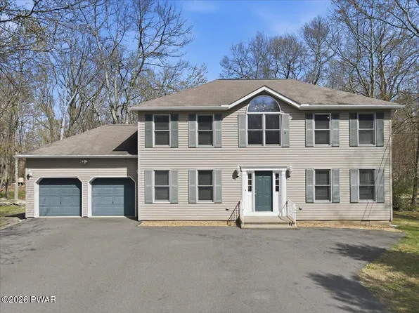 129 Hillcrest Dr, Lords Valley, PA 18428