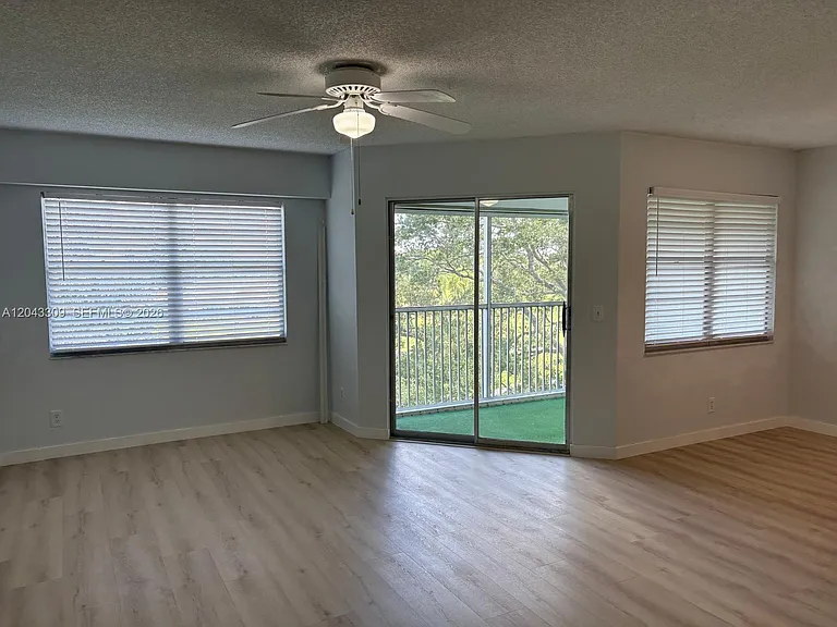 1001 SW 128th Ter #404B — Photo 18