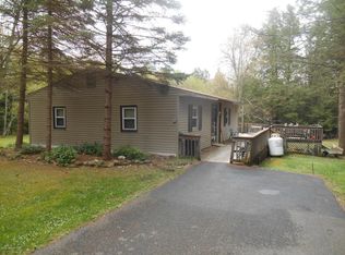 42 Gower Ln, Albrightsville, PA 18210