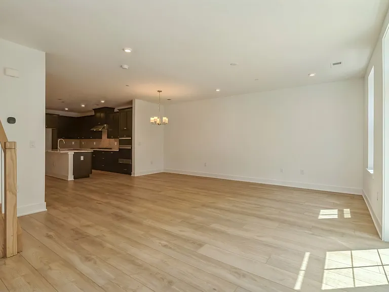 2107 Donatello Dr — Photo 12