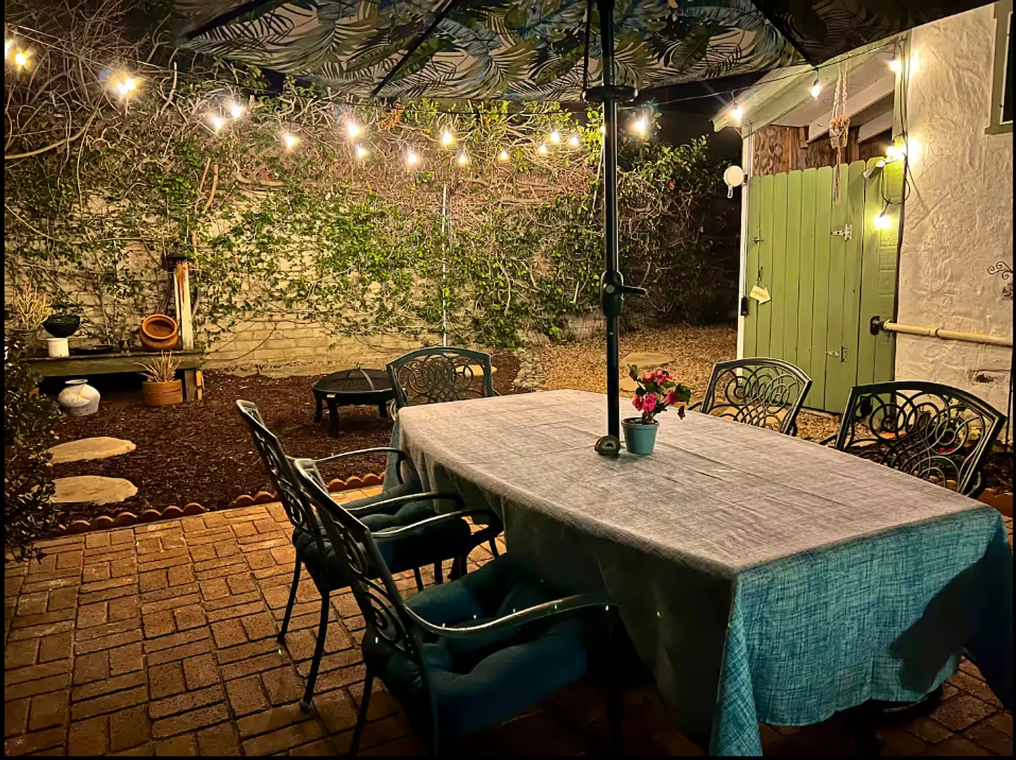 Coastal Charm in the Heart of Encinitas 2 Bed, 1 Bath Avail 12/1 — Photo 4