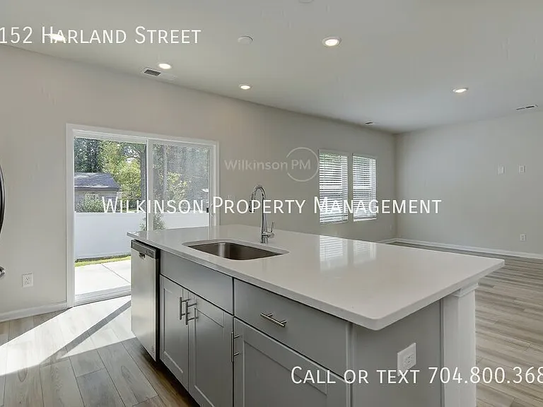 1152 Harland St — Photo 11