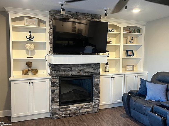 2nd image of 2700 N Shore Dr #301