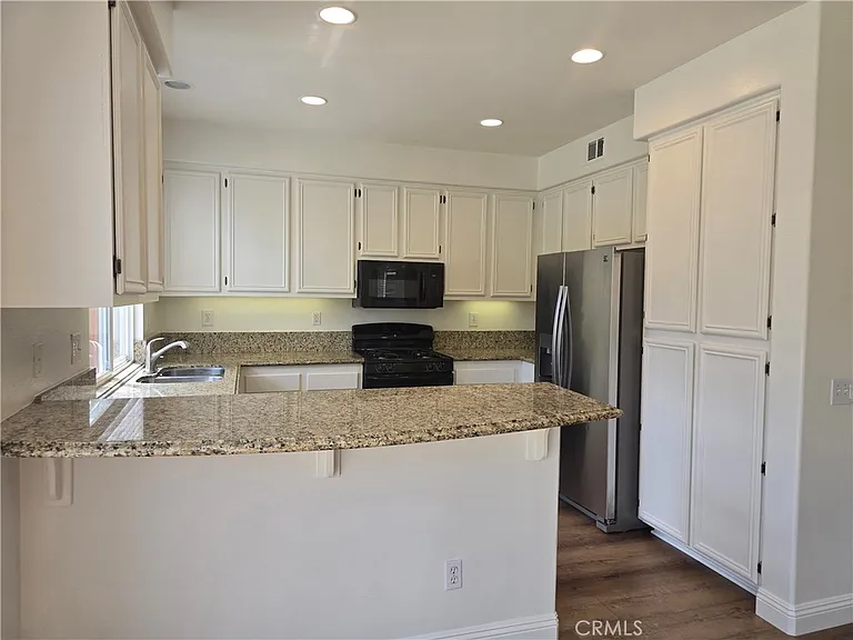 43717 Calabro St — Photo 9