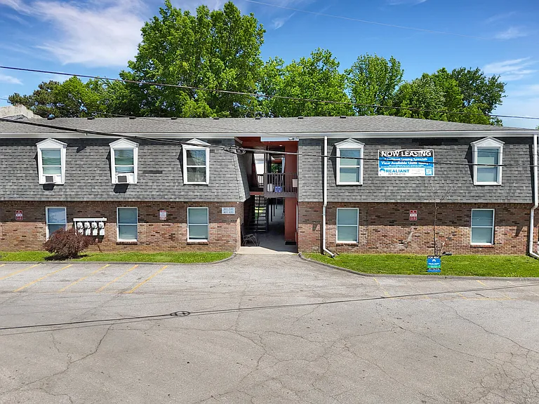 Cedar Chase Apartments — Photo 7