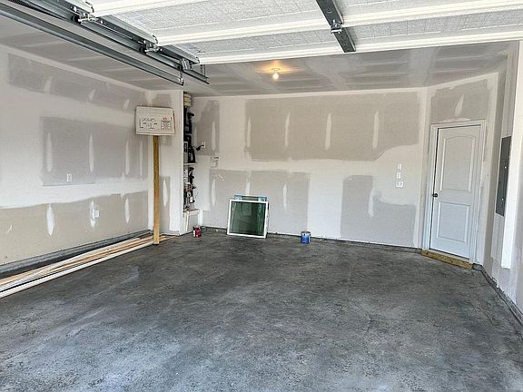 2nd image of 37 Briarwood Dr