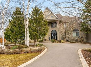 15 Palomino Dr, Hamilton, ON L0R1H3