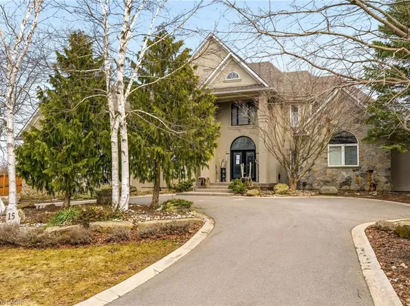 15 Palomino Dr, Hamilton, ON L0R 1H3