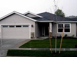 1719 Pearl Eye Ln, Medford, OR 97504
