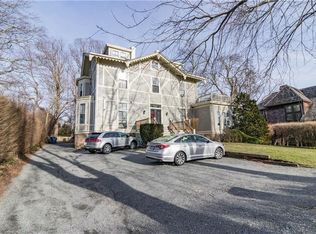 4 Red Cross Ave APT 4, Newport, RI 02840