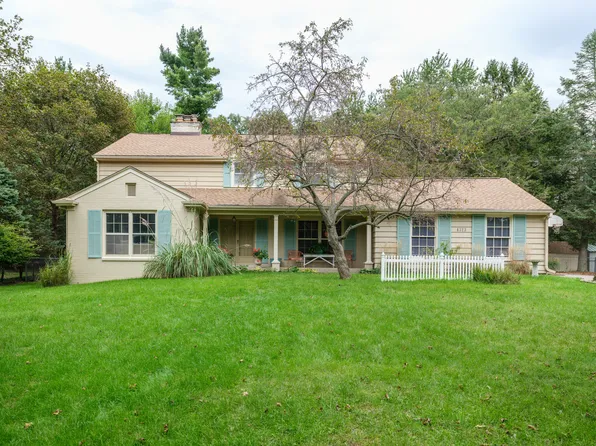 4323 Sunnybrook Dr, Kalamazoo, MI 49008