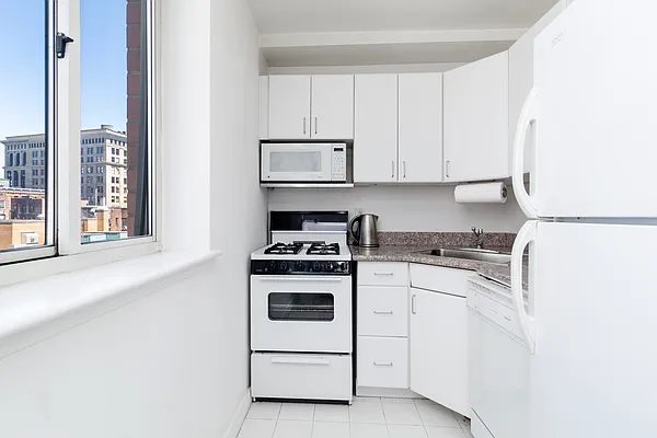 Rented by REAL New York | media 36