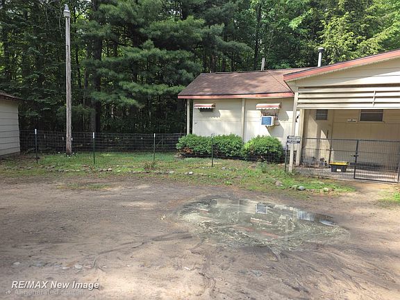 2nd image of 2490 Fawn Ct