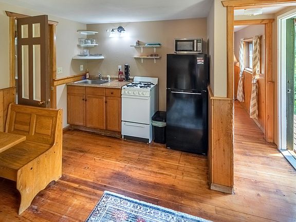 5th image of 325 Vine St #8
