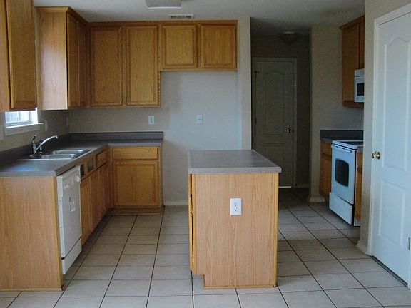 4th image of 226 Val Verde Dr