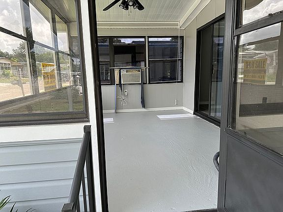 3rd image of 2109 Miramont Cir