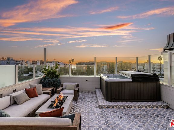 3rd image of 4315 Roma Ct