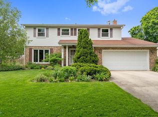 912 61st St, Downers Grove, IL 60516