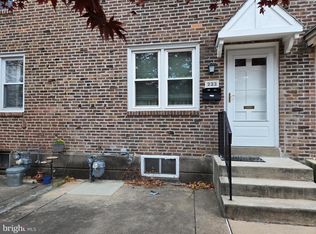 233 N Bishop Ave, Clifton Heights, PA 19018