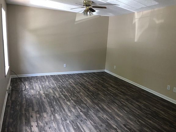 2nd image of 186 Cedar Dr APT 4