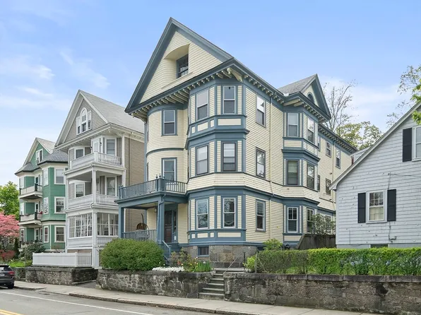 150 Walnut St #1, Brookline, MA 02445