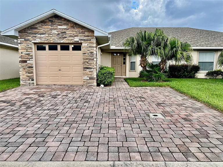 2637 Shelby Ruth Pl — Photo 2