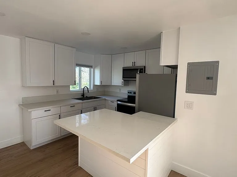 240 White Rd — Photo 6