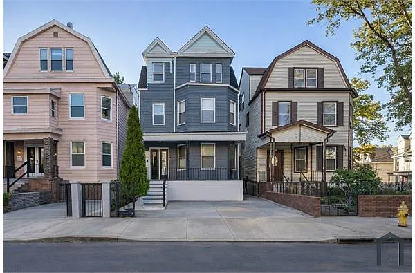 Building Photo - 226 N 9th St #3