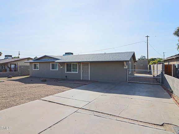 3rd image of 2507 E Campo Bello Dr