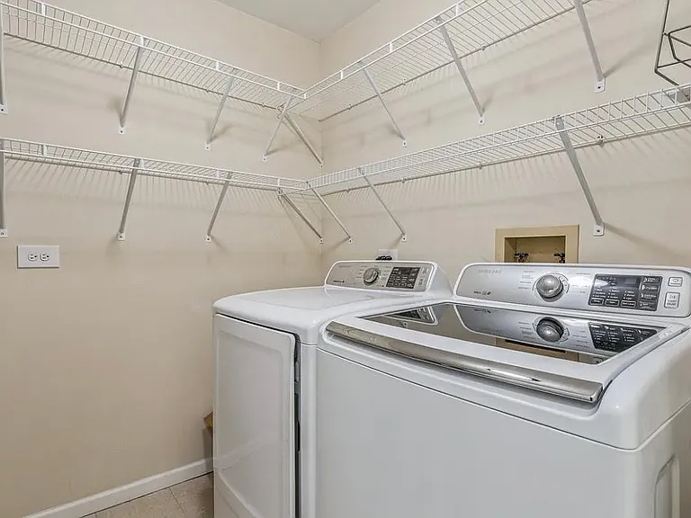 2400 Mallow Ct — Photo 9