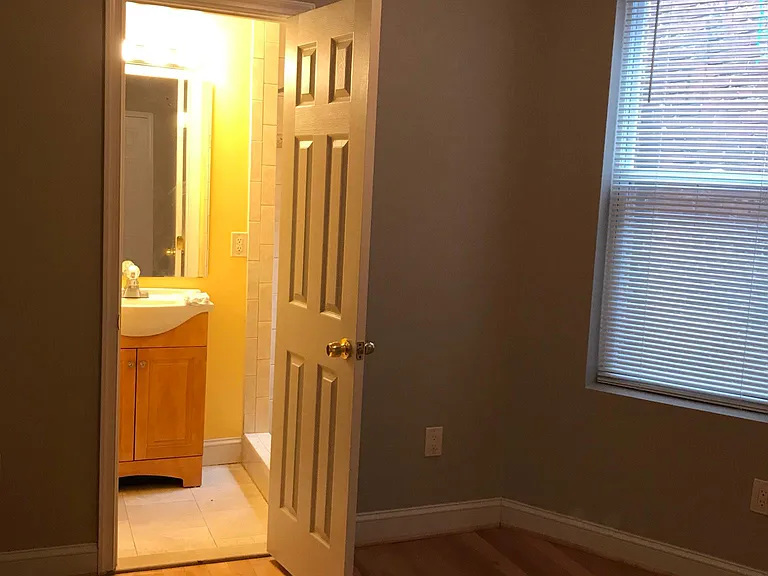 bedroom 2 / bathroom 2