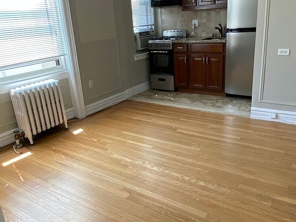 3rd image of 59 Pineapple St APT 6L