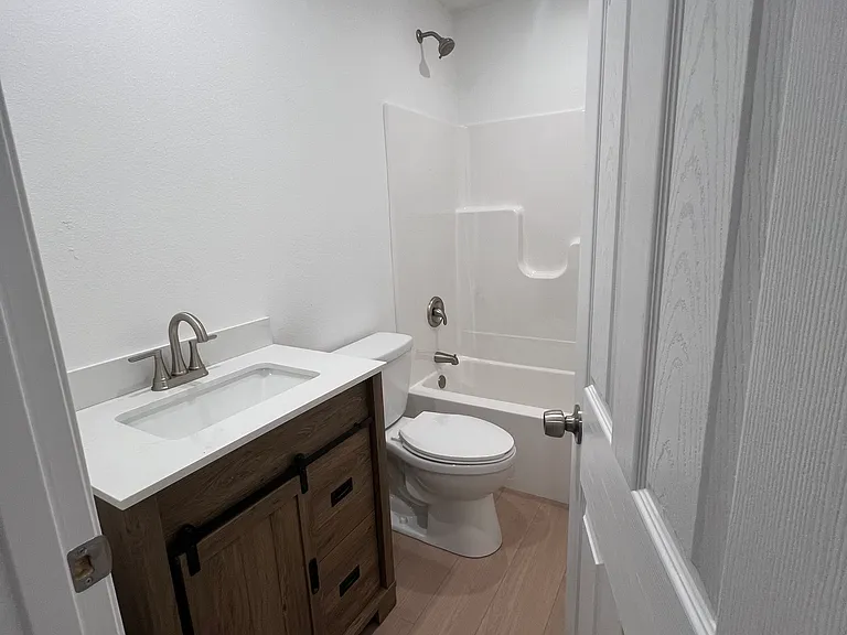 1441 N Beverly Ave #A — Photo 9