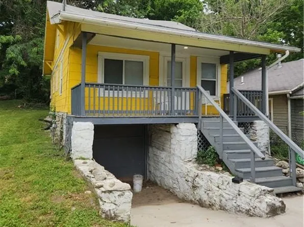 3908 Jackson Ave, Kansas City, MO 64130
