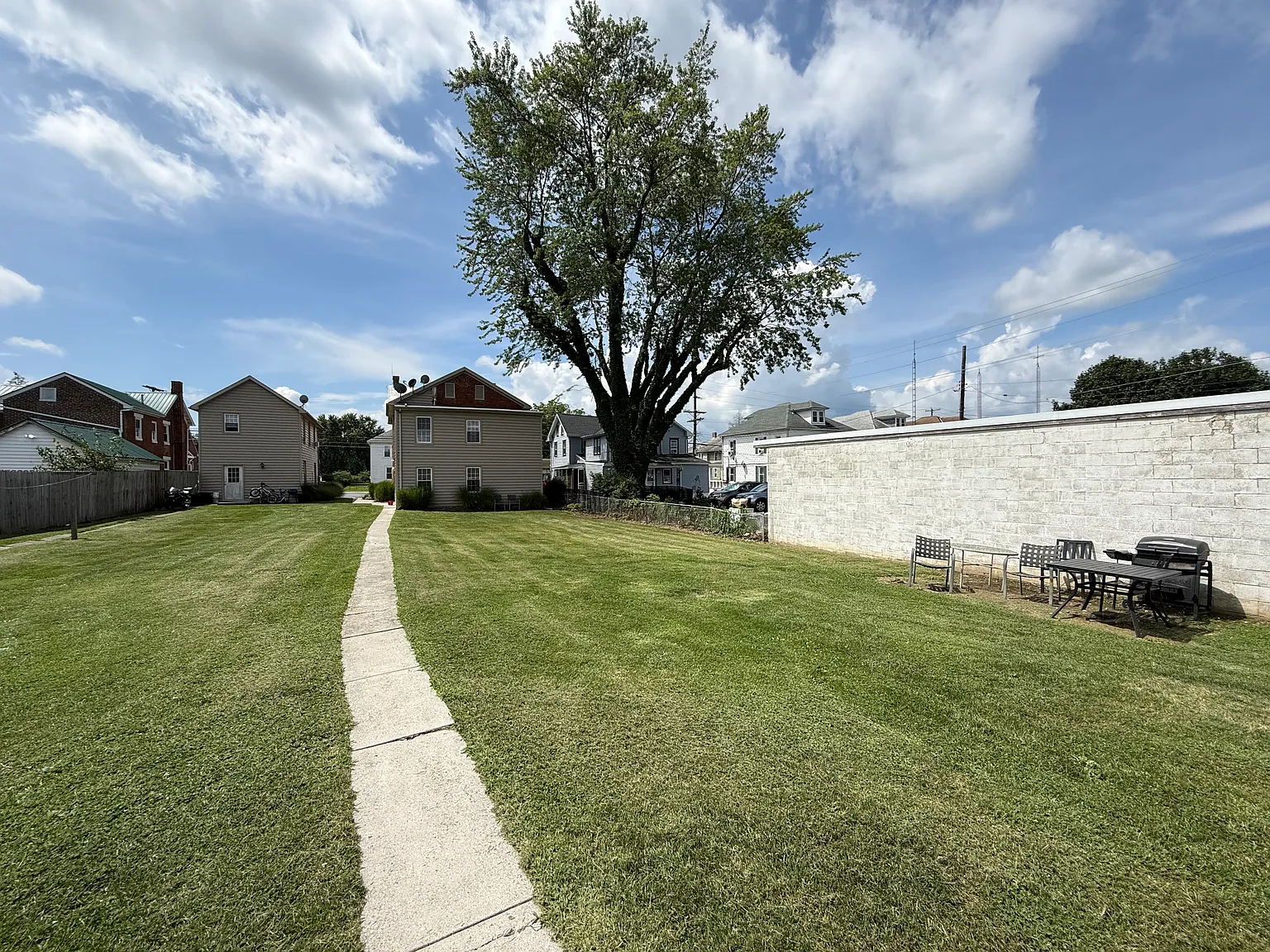 2 bed, 1100 sqft, $850 — Photo 2