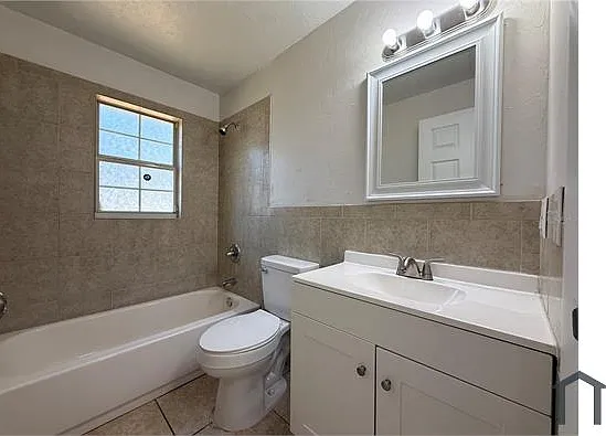 6104 SW 12th Pl — Photo 7