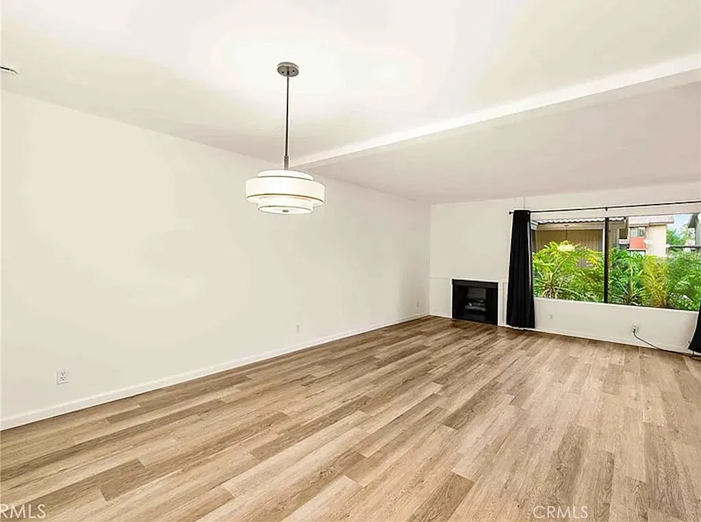 3 bed, 1332 sqft, $3,800 — Photo 4