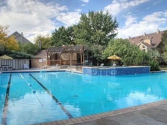 3rd image of 5934 Gunbarrel Ave