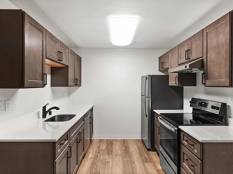 1 Bed 1 Bath - 740 Sq Ft 1 Bed 1 Bath - 740 Sq Ft