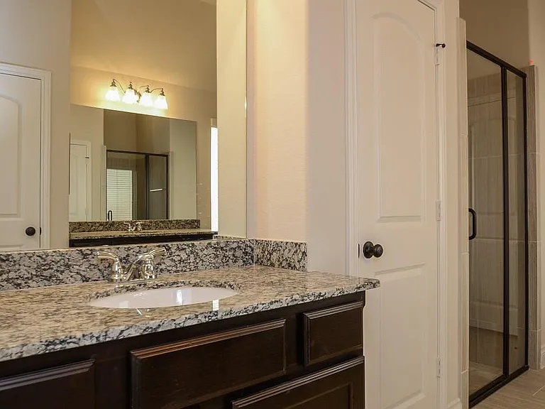 1326 Watercrest Park Ln — Photo 17