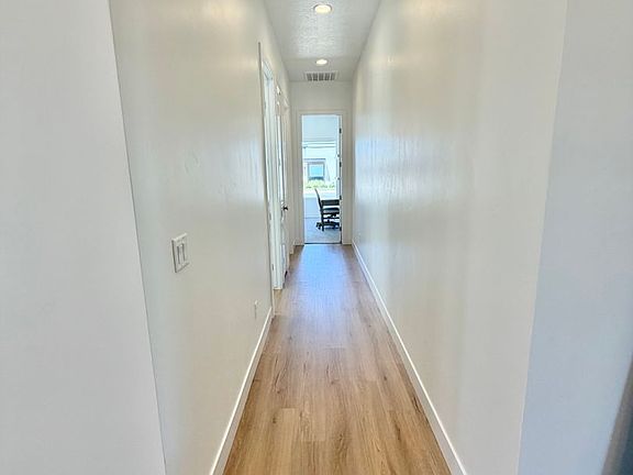 5th image of 2932 E Snowberry Dr
