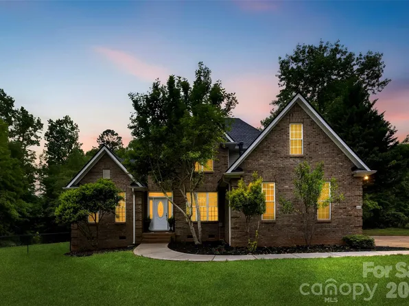 883 Silver Charm Ln, York, SC 29745