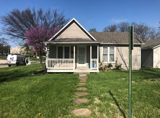 302 N Gold St, Paola, KS 66071