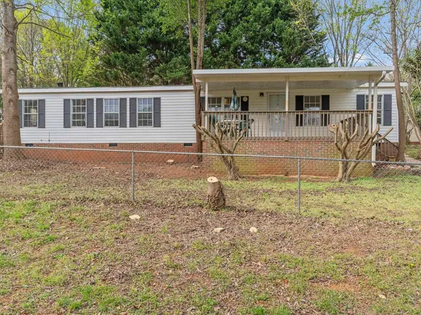 314 Green Oak Dr, Wellford, SC 29385