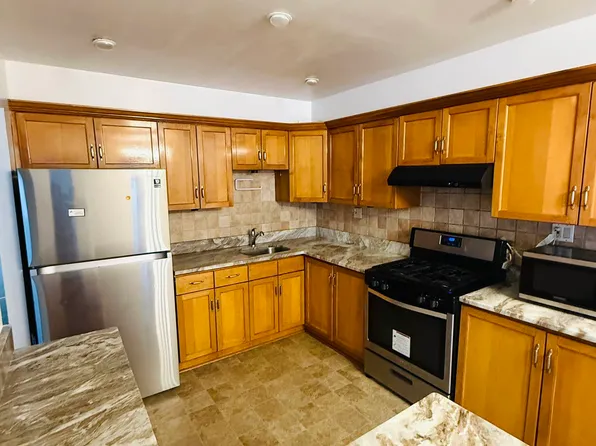 52-07 Seabury Street APT 2 image 1 of 8