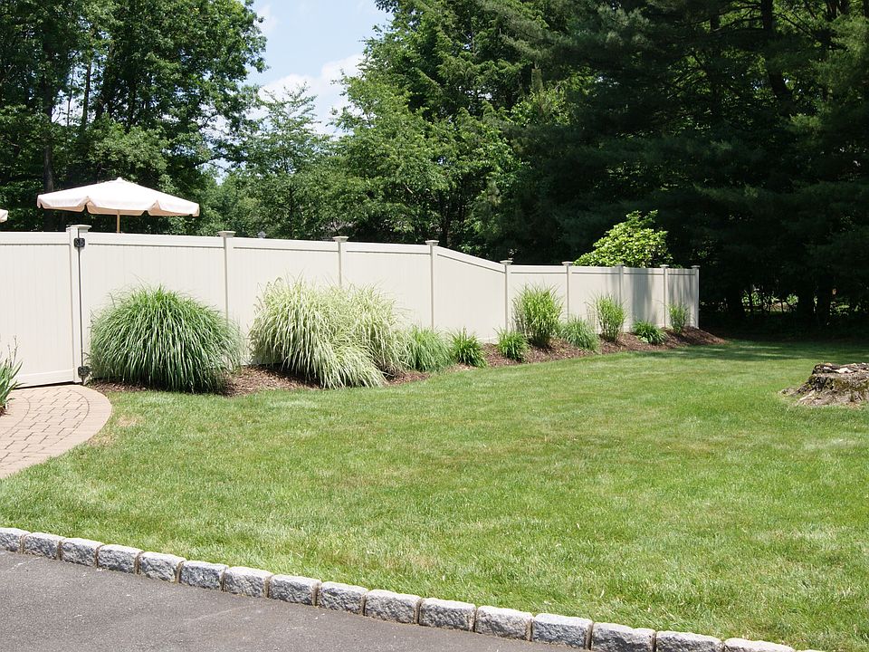 2nd image of 395 Pine Ln