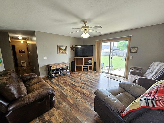2nd image of 211 Arrowhead Road